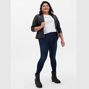 Torrid - 28 Short, MidFit Skinny Super Soft High-Rise Jean in Basin Deep Blue‌